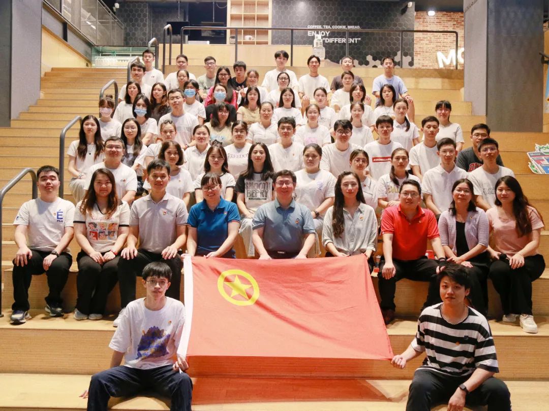 奋进新时代 青春纷歧young——白云山PP电子5金狮公司团委举行主题团日活动暨2023年五四表扬及超龄团员离团仪式