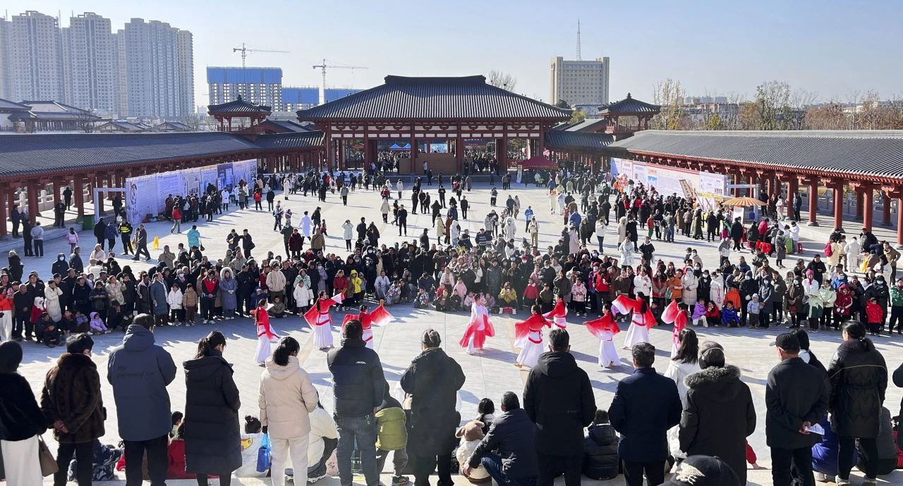 医圣家乡的冬至温暖，，，，，，，，白云山PP电子5金狮的爱心护航